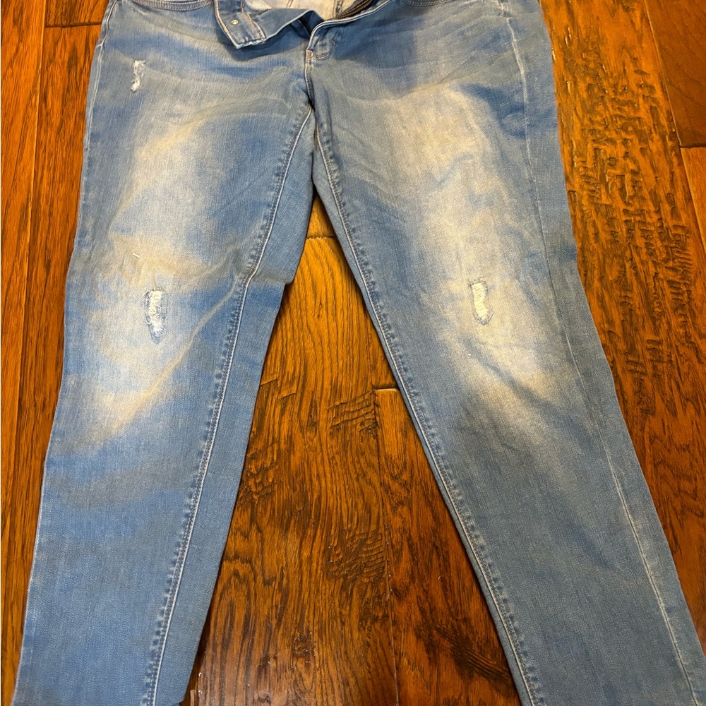 White House Black Market Girlfriend Jeans